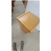 Image 3 : Two-Drawer Oak File Cabinet with Brass-Tone Hardware 26 x 16 x 16"