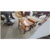 Image 4 : Pair of Maple Drop-Leaf End Tables with Turned Legs and Magazine Rack 20 x 27 x 19"