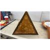 Image 6 : Forestville Regulator Wall Clock with Pendulum and Inlaid Triangular Accent Table, 18 1/2 x 18 x