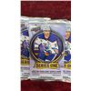 Image 2 : 5 Unopened 2025-26 Upper Deck Series 1 Packs