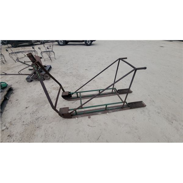 Metal Dog Style Sleigh with Snowmobile Hith Up