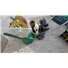 Image 5 : John Deere Two-Stage Walk-Behind Self-Propelled Snow Blower 5h.P 20 " Blower Needs Repair