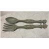 Image 6 : Stag-Handle Carving Set with Case, Manual Meat Grinder, and Decorative Utensils