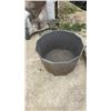 Image 3 : 11 Plastic Planters 24 x 15