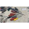 Image 4 : Mastercraft and Craftsman Screwdrivers, Combination Wrenches, Hex Keys, and More