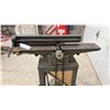 Image 2 : Rockwell Beaver 6" Jointer on Steel Stand with Belt-Driven Motor