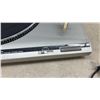 Image 4 : Technics SL-B200 Frequency Generator Servo Automatic Turntable System with Dust Cover