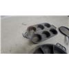 Image 3 : Vintage Cast Iron Cornbread Wedge Pan, Muffin Pan, Mini Skillet, and More