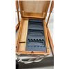 Image 2 : French Style Wooden Sketchbox Easel with Palettes and Storage Tray