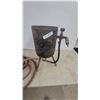 Image 2 : Air-Powered Texture Hopper Sprayer with Hose
