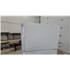 Image 2 : GE Top-Freezer Refrigerator, White, Two-Door with Bar Handles 30 x 30 x 64"