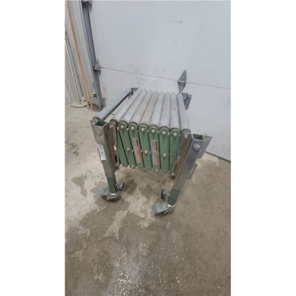 Expandable Gravity Roller Conveyor with Locking Casters