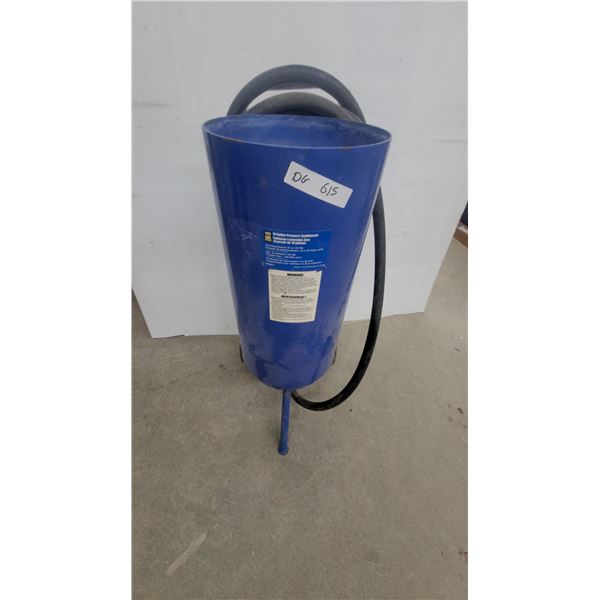 Power Fist 10 Gallon Pressure Sandblaster, 65-125 PSI Working Pressure
