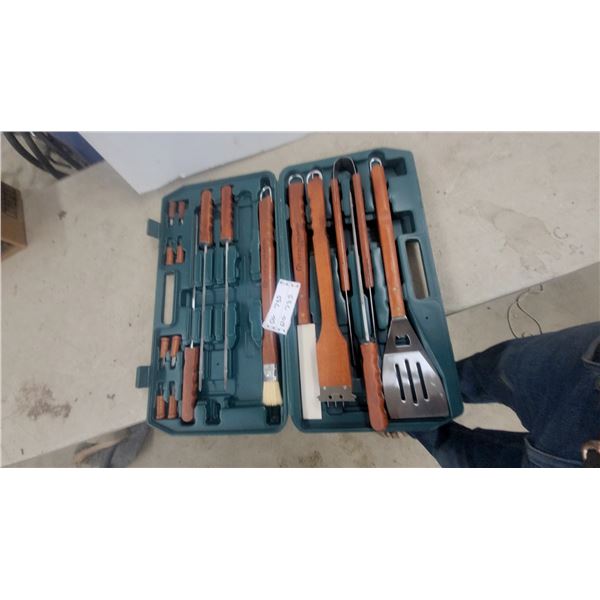 Ducks Unlimited BBQ Grilling Tool Set with Wooden Handles in Carrying Case