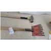 Image 3 : Roofers Shingle Shovell with Toothed Blade and Short-Sledge Hammer