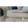 Image 4 : Roofers Shingle Shovell with Toothed Blade and Short-Sledge Hammer