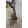 Image 4 : Manual Bench Shear, Lever-Operated, Mounted on Wooden Base 6"