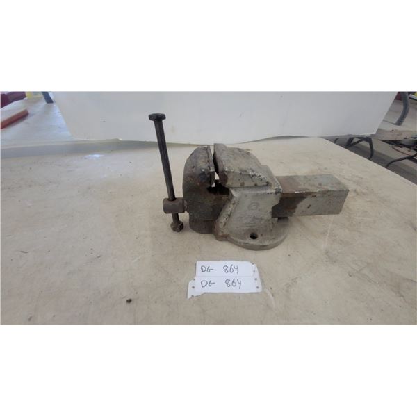 Cast Iron Post Vise with Mounting Bracket and Handle Number 2