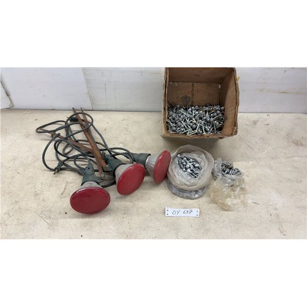 Self-Drilling Metal Roofing Screws with Hex Heads and 3 Red Spot Lights