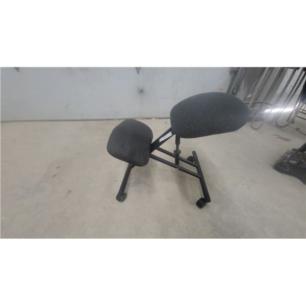 Ergonomic Kneeling Chair with Black Metal Frame and Casters
