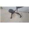 Image 3 : Ergonomic Kneeling Chair with Black Metal Frame and Casters