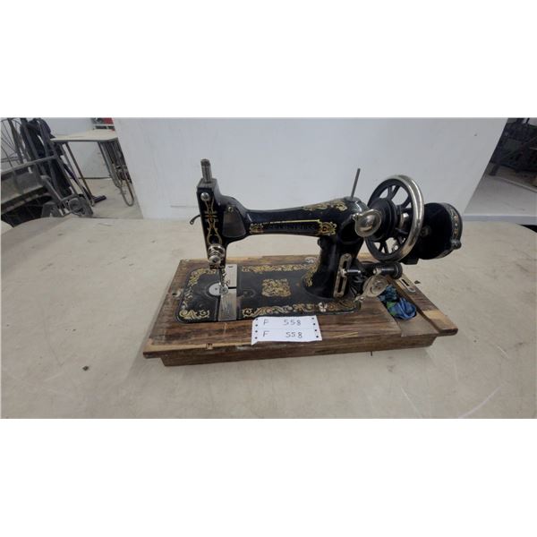 Vintage Singer Model 127 Vibrating Shuttle Sewing Machine on Wooden Base Crank Type