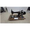 Image 1 : Vintage Singer Model 127 Vibrating Shuttle Sewing Machine on Wooden Base Crank Type