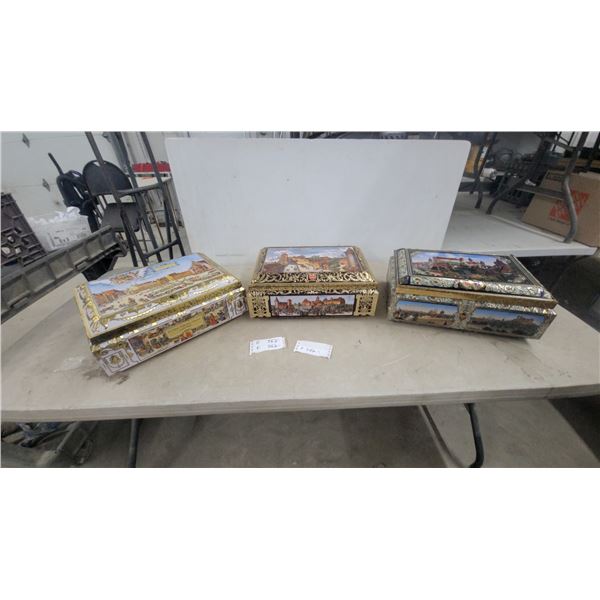 Nuremberg Christkindlesmarkt Decorative Lebkuchen Tins with Historical Market Scenes, Lot of Four