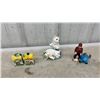 Image 9 : Easter Bunny and Tulip Ceramic Teapot, Salt and Pepper Shaker Sets