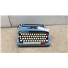 Image 1 : Webster XL-747 Portable Manual Typewriter in Light Blue with Automatic Repeat Spacer