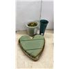 Image 6 : Oasis Floral Products 13 1/2" Mache Heart Floral Foam Forms and More