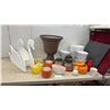 Image 1 : White Wooden Swan-Shaped Planter, Urn Planter, Ceramic Pumpkins, Fleurs & Jardin Pot, and More