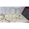 Image 7 : Assorted Wire Wreath Forms, Grapevine Wreaths, Tinsel Wireforms, Mesh Ribbon Bags