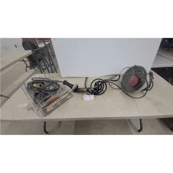 Brooder Lamp with Wire Guard and Extension Cord Plus