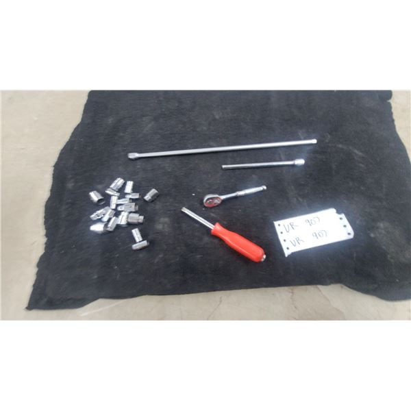 1/4" Snap on or Mac Socket Set with Ratchet Wrench, Extension Bars, Red Handle Driver, 21 X