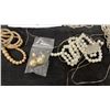 Image 8 : Assorted Faux Pearl Jewelry Collection with Necklaces, Earrings, and Loose Beads