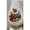 Image 6 : Collection of Four Vintage Oil Lamps Including Milk Glass, Hand Painted and More