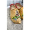 Image 7 : Two Pairs of Traditional Dutch Wooden Clogs with Hand-Painted Folk Art Designs