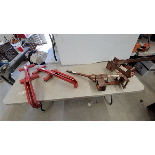 Pair of Red Roofing Jacks and Mechanical Lever Jack