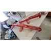 Image 2 : Pair of Red Roofing Jacks and Mechanical Lever Jack
