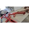 Image 3 : Pair of Red Roofing Jacks and Mechanical Lever Jack