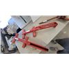 Image 7 : Pair of Red Roofing Jacks and Mechanical Lever Jack