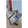 Image 3 : Beaver Model 3400 Table Saw with Stand and Accessories