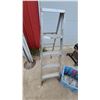 Image 2 : Aluminum 4-Step Folding Stepladder