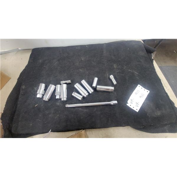 14xSnap on or Mac 3/8 Sockets and Extension
