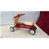 Image 6 : Radio Flyer Classic Tiny Trike Four-Wheel Wooden Ride-On with Bell and Streamers