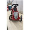 Image 2 : Radio Flyer #8 Retro Rocket Ride-On Classic Racer in Red with Steering Wheel