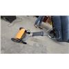 Image 4 : Fiskars StaySharp Max Reel Push Lawn Mower with Orange Blade Housing