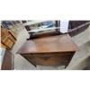 Image 3 : Vintage Wooden Dresser with Attached Mirror, Four Drawers, and Turned Legs 70 x 42 x 19"