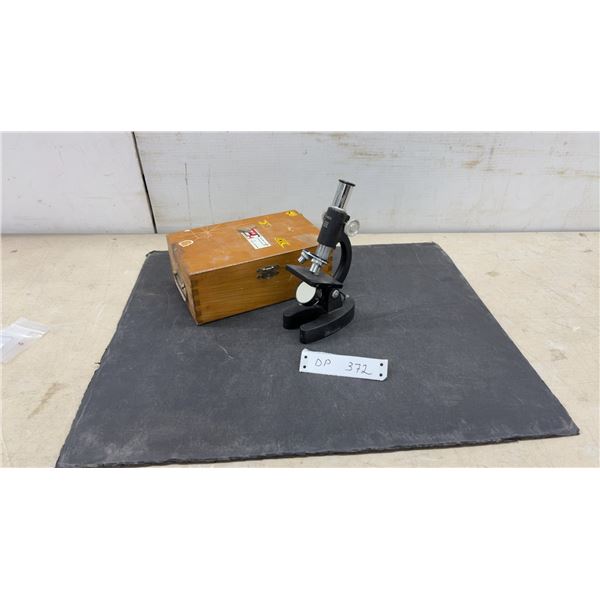 Tasco 150x/300x/600x Compound Microscope with Wooden Carrying Case